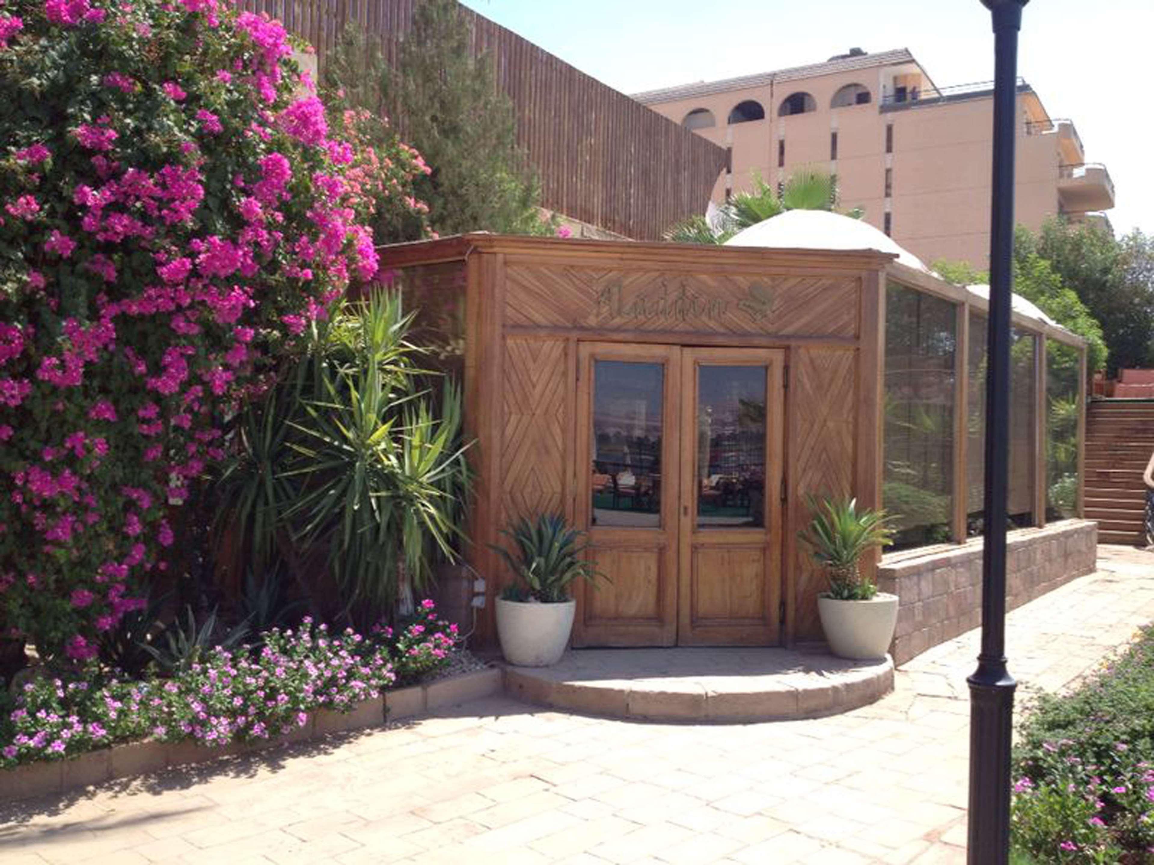 לוקסור Sonesta St. George Hotel - Convention Center מראה חיצוני תמונה The tomb of Rabbi Meir in Tiberias