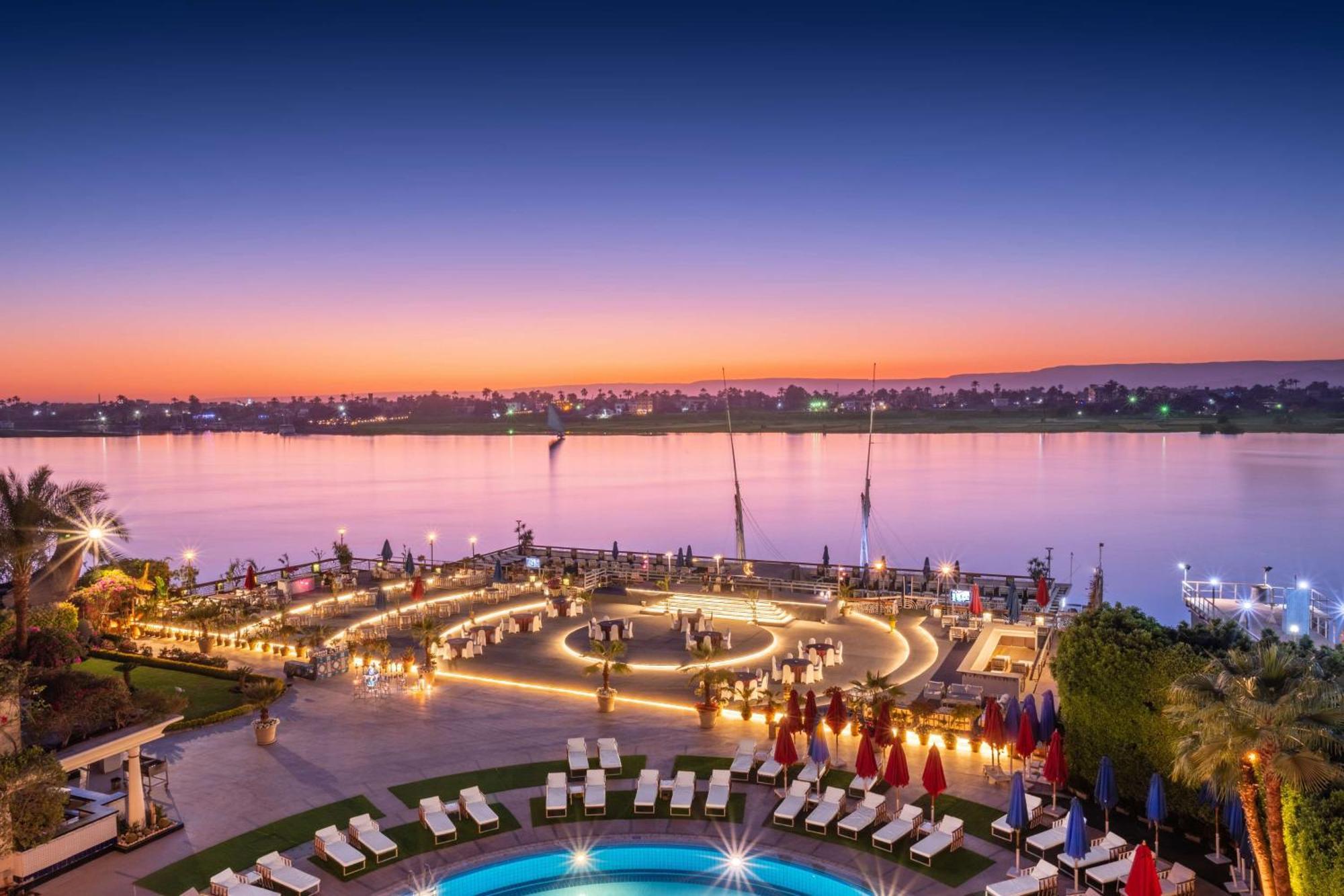 לוקסור Sonesta St. George Hotel - Convention Center מראה חיצוני תמונה The Nile at sunset