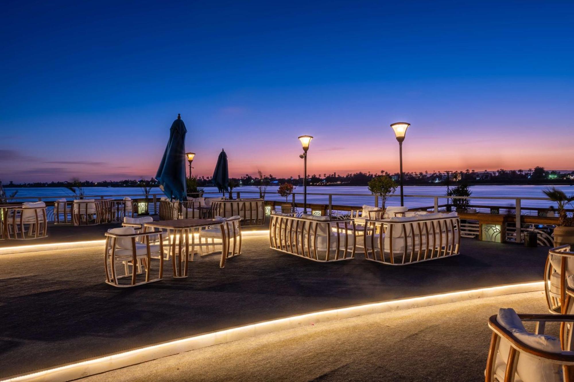 לוקסור Sonesta St. George Hotel - Convention Center מראה חיצוני תמונה The Marina at the Westin