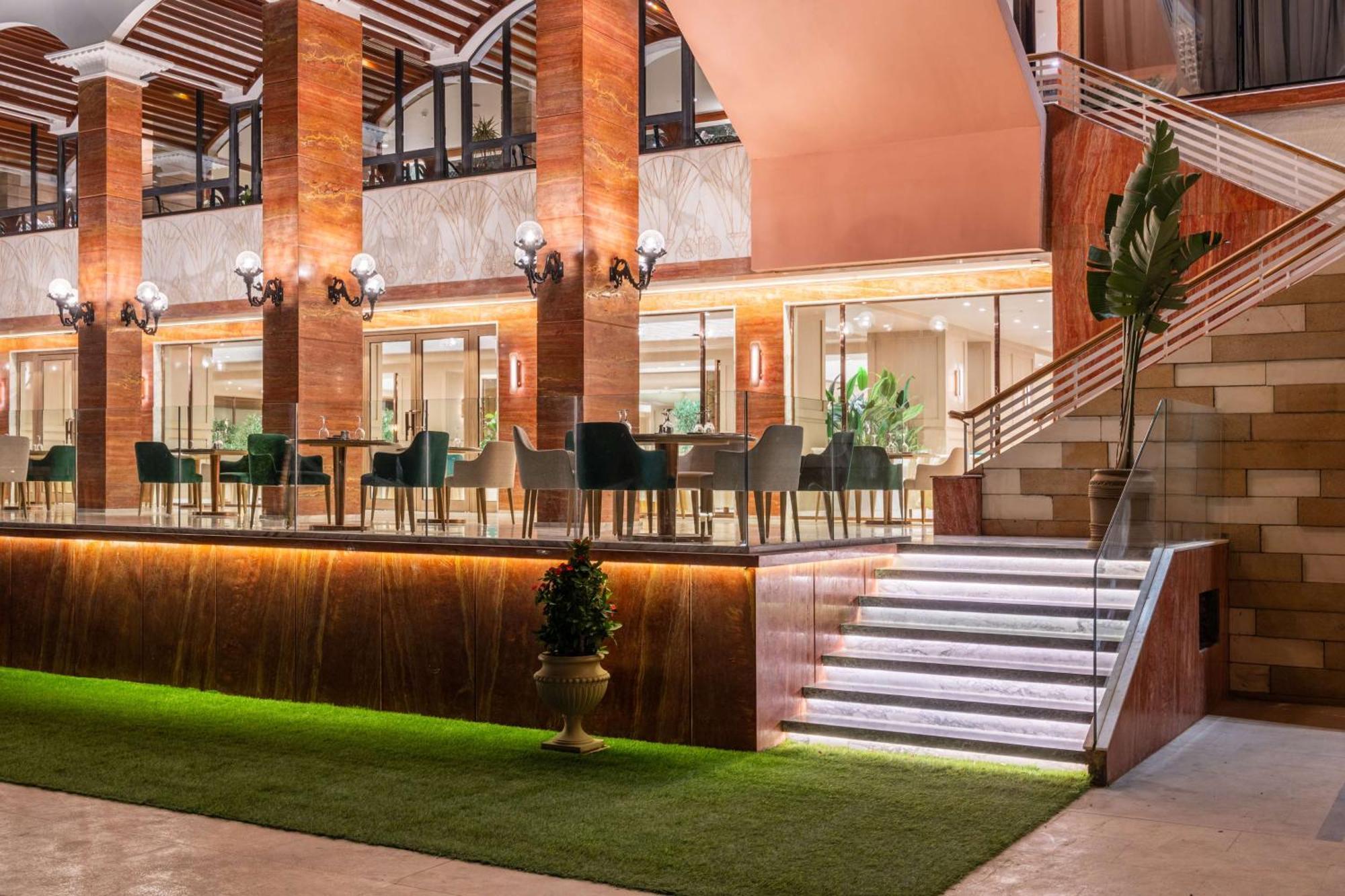 לוקסור Sonesta St. George Hotel - Convention Center מראה חיצוני תמונה The interior of the hotel